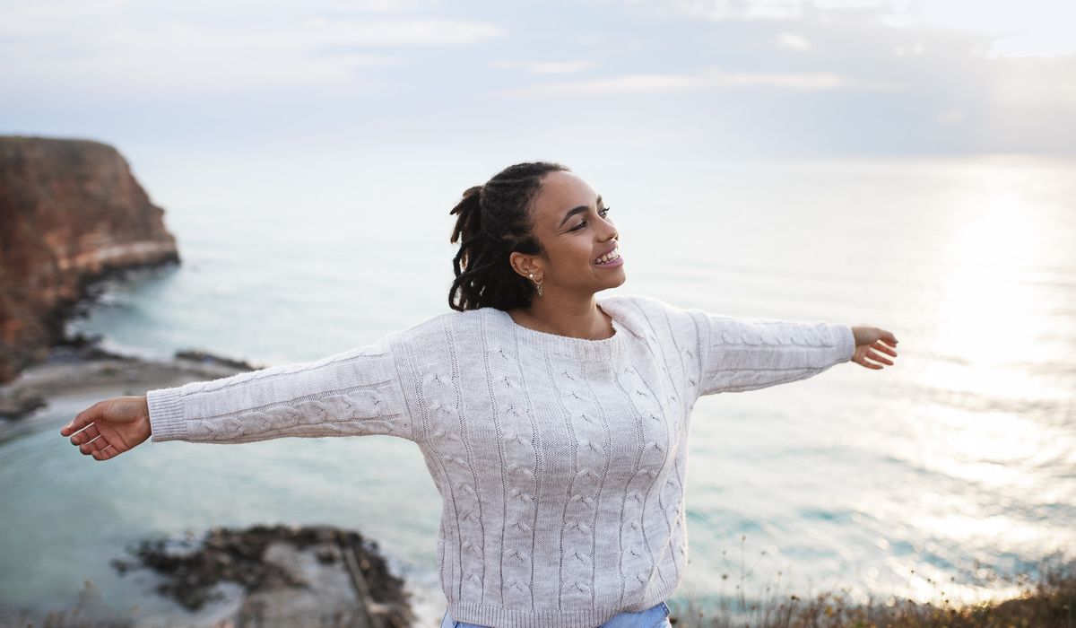 Front view smiley woman outdoors